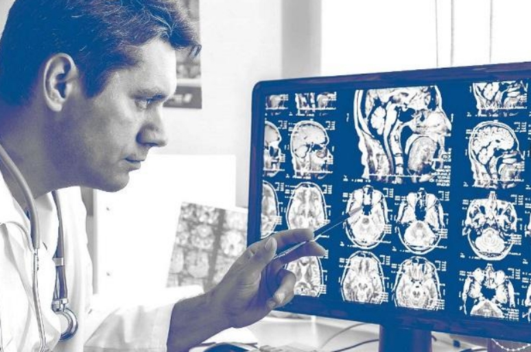 医学影像学是拍片还是看片,医学影像学要在ct室工作吗