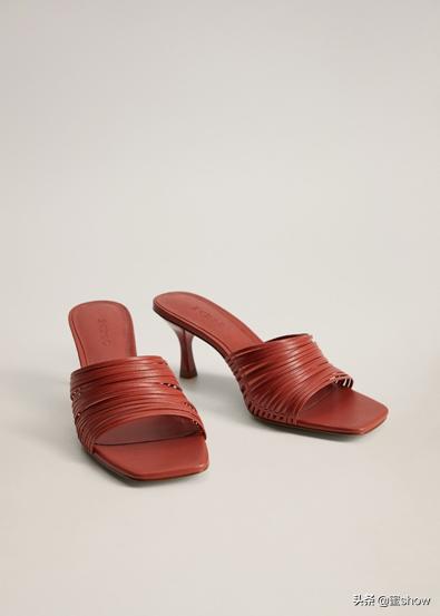 最好看的bv鞋子,bv风拖鞋流行