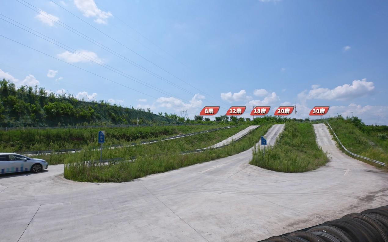 丰田雷凌双擎耐用度视频,丰田雷凌开不坏的车