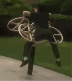 撞树、火疗、喝尿....谁是土法养生界的霸主？