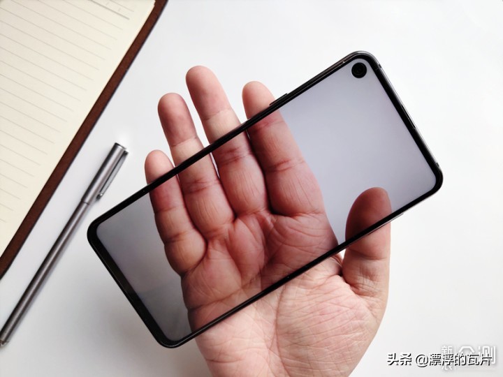 三星galaxya8s,三星galaxya8s评测