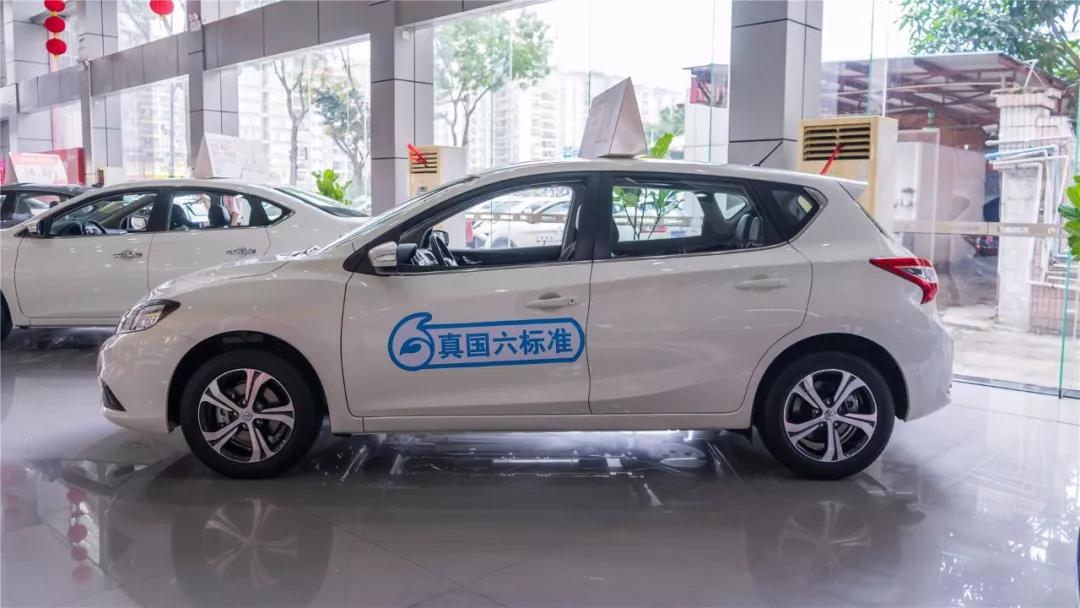 东风日产骐达:价格高一点,但空间告诉你值得!「快车体验043」