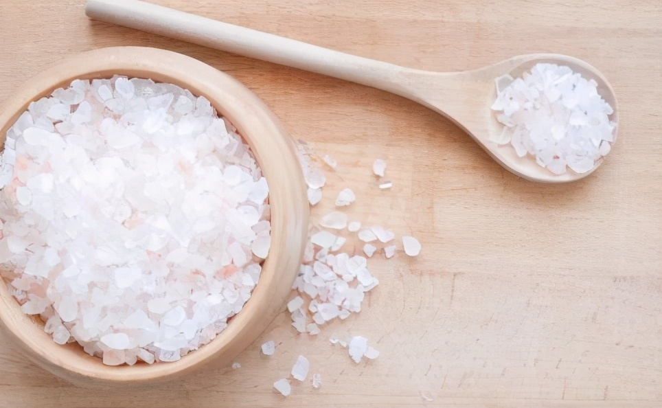 经道堂养生：皮肤出油怎么办保湿肌肤可以缓解这个症状