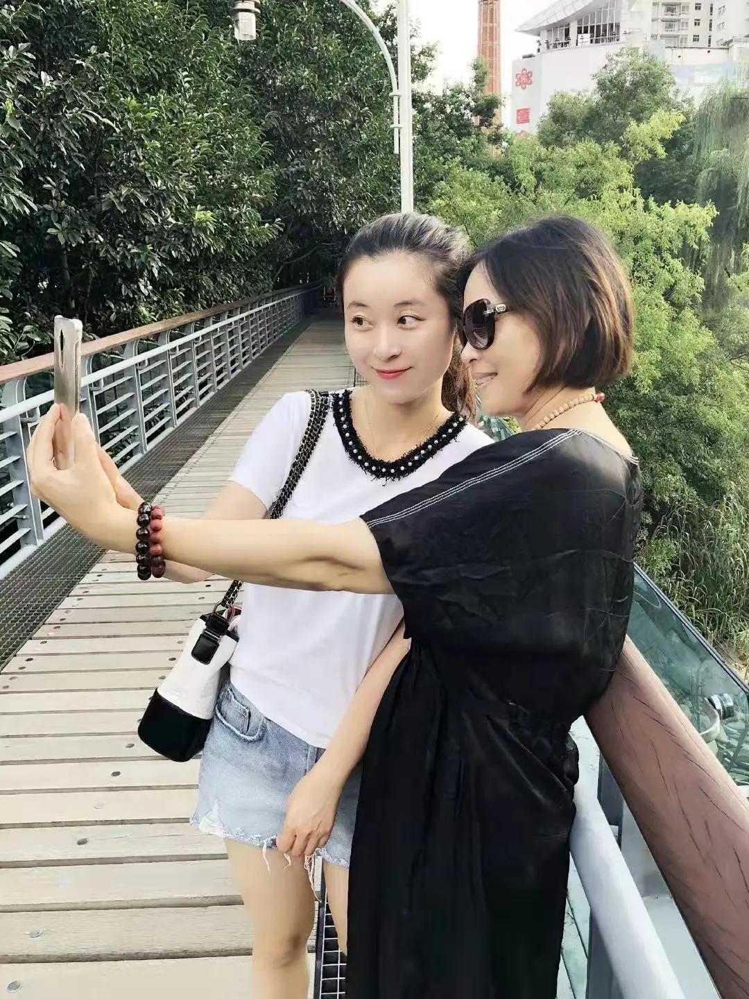 你好李焕英普通话谁说的,你好李焕英外语版