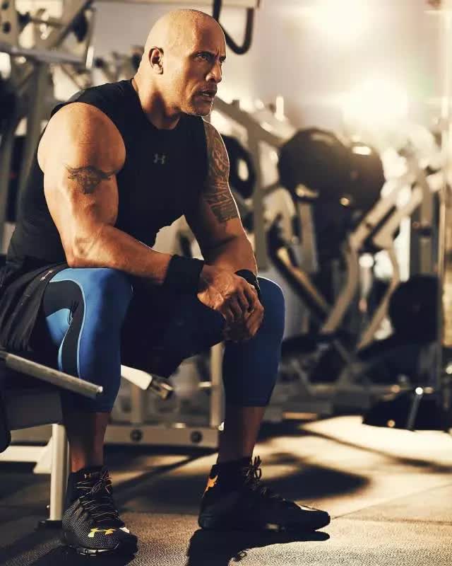 安德玛对比阿迪达斯耐克,击败阿迪成为第一品牌