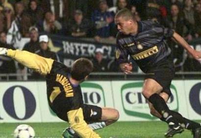 足坛十大绝技,小罗十大震惊足坛时刻