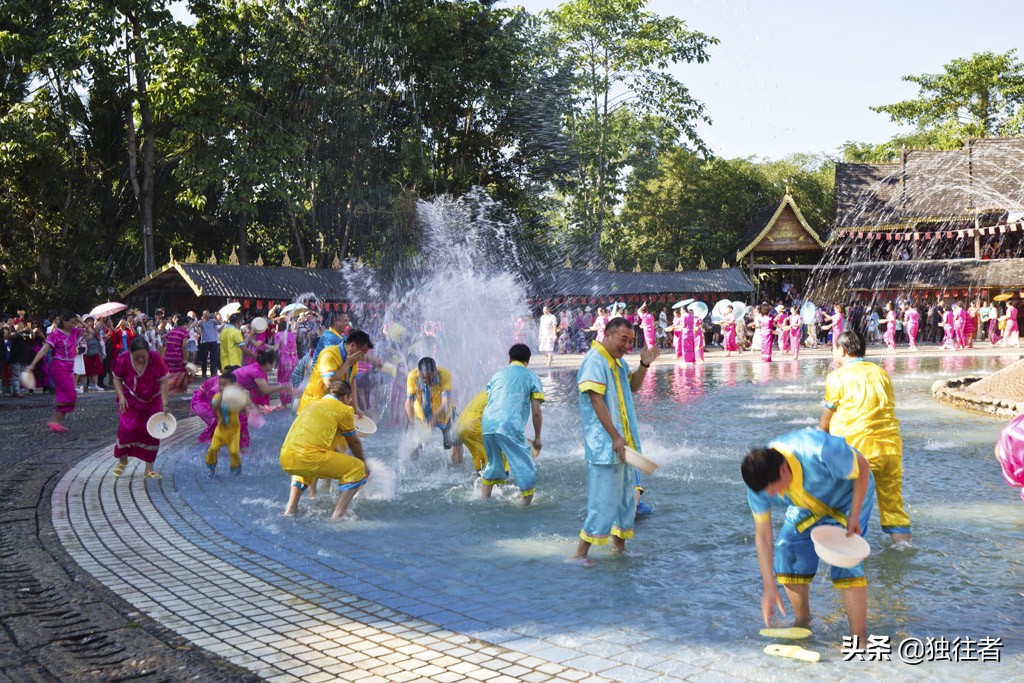 版纳傣族泼水节象脚鼓音乐,傣族新年泼水节西双版纳景洪
