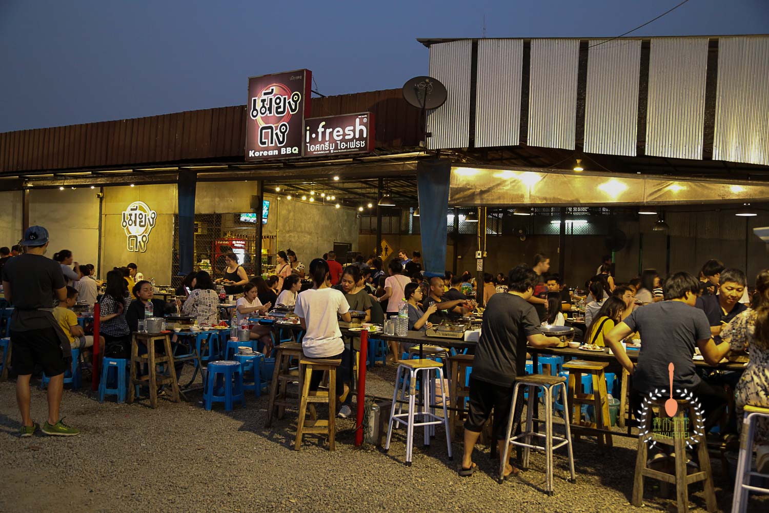 泰国清迈吃自助，别光看招牌，一定要找店主问清楚，要不钱包受损