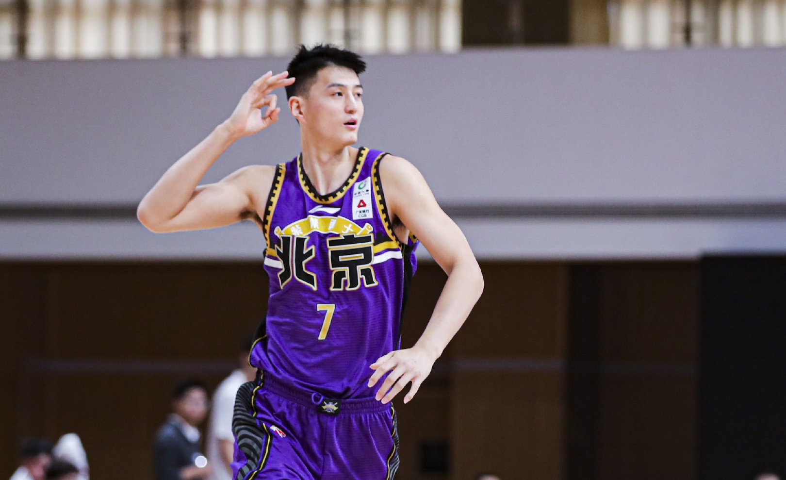 马布里谢幕战20分,马布里最后一场比赛完整版