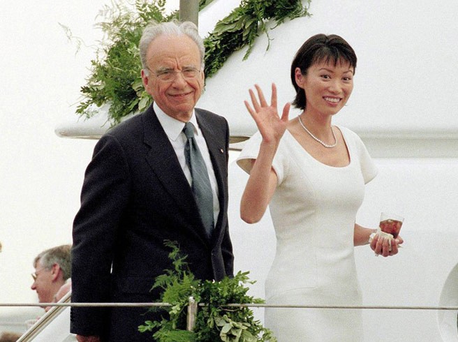 43岁的邓文迪,25岁的邓文迪