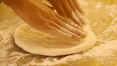 披萨面团气泡多搓不开,披萨面团发不起来怎么回事