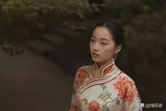 她苦等丈夫七年，丈夫却早已与学生结婚生子，得知真相的她垮了