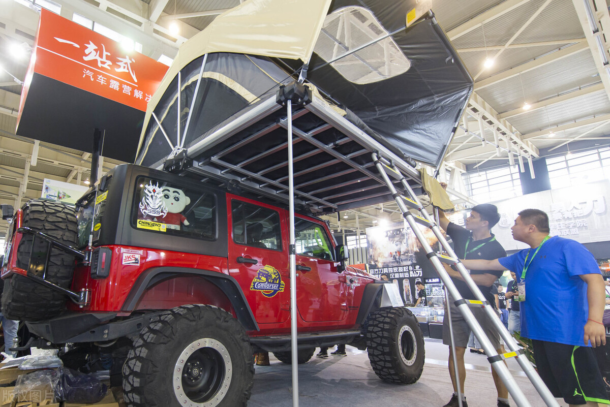 车顶帐篷和拖挂帐篷车哪个实用,车顶帐篷好用吗合法吗