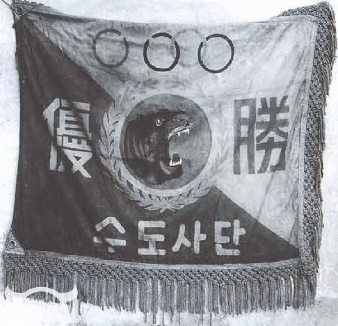 1999年一73岁干部在京病逝，两位军委副主席亲临追悼会，他是谁？