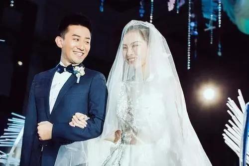 吴敏霞现在在哪直播,吴敏霞痛哭的视频