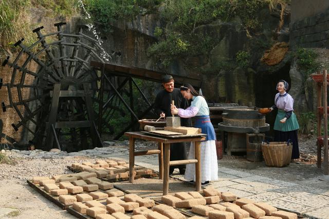 绍兴酒女儿红文化,绍兴女儿红酿酒有限公司的酱酒