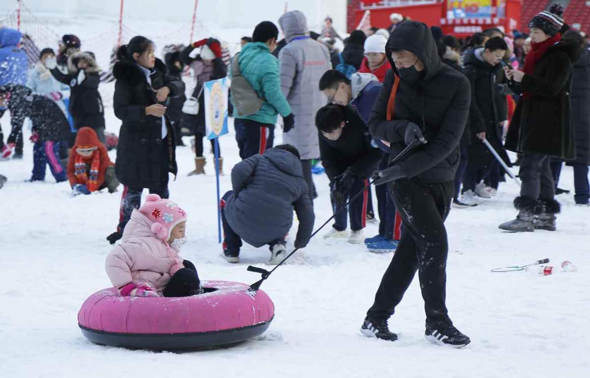 第十届鸟巢欢乐冰雪季主场全面开放15岁以下免门票入场