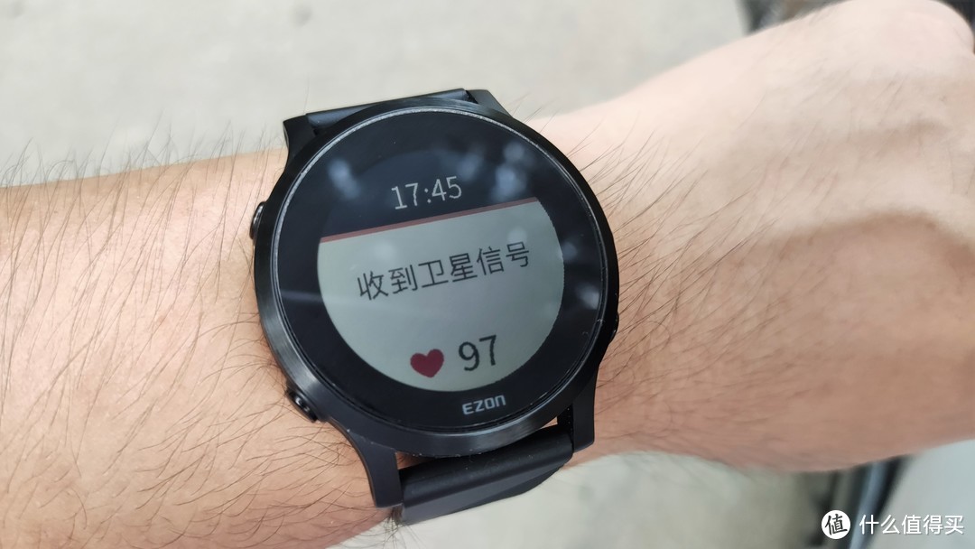 宜准r6跑步数据怎么与手机同步,宜准r6跑步手表表带