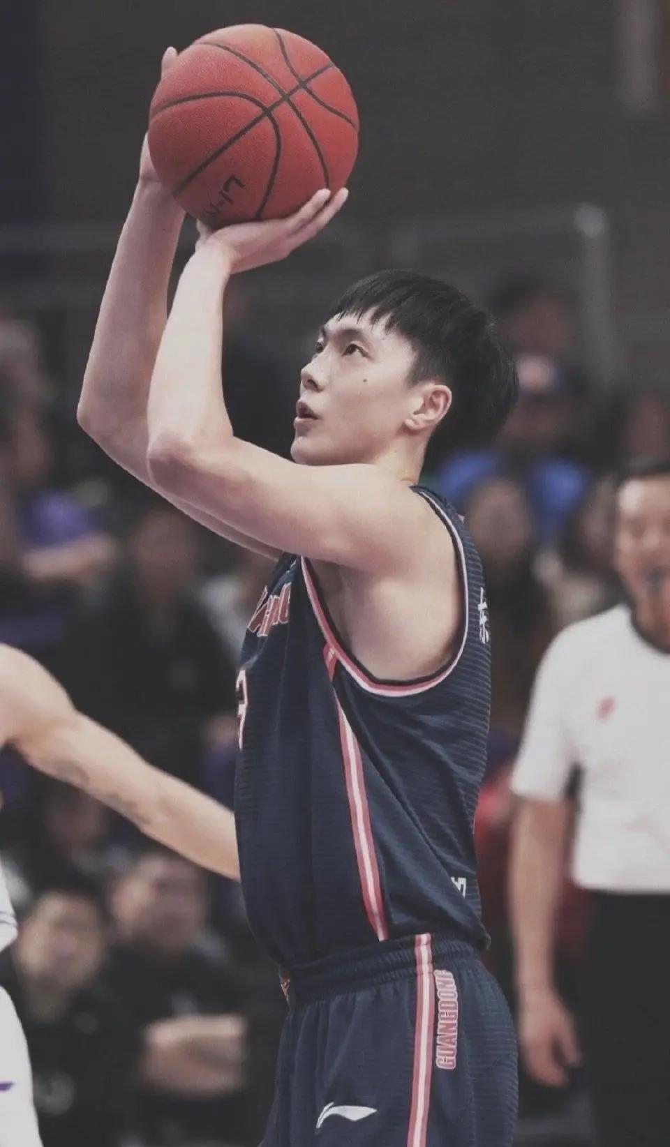 阿迪达斯签约胡明轩了吗,胡明轩代言阿迪事件