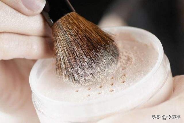 蜜粉散粉粉饼的区别和使用,蜜粉散粉粉饼区别