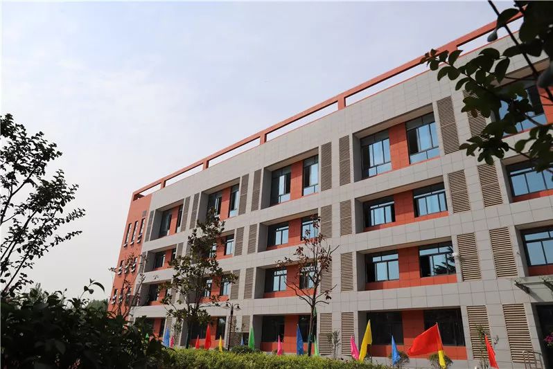 家门口的好学校|长安区第一初级中学