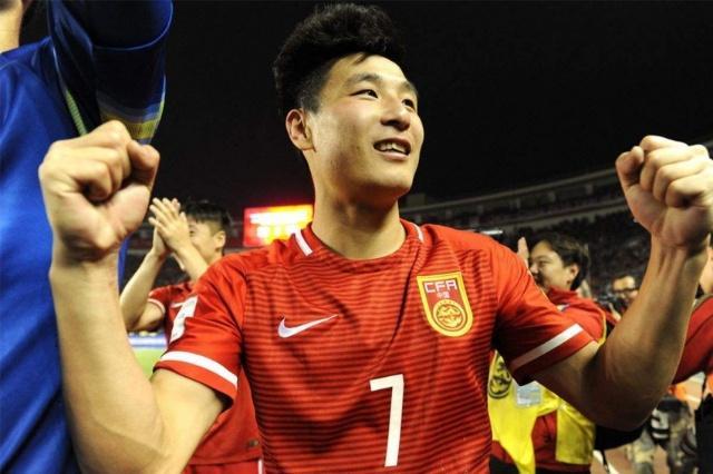 致敬武磊！阿瑙托维奇上港号码成迷，接过7号球衣将成定局？