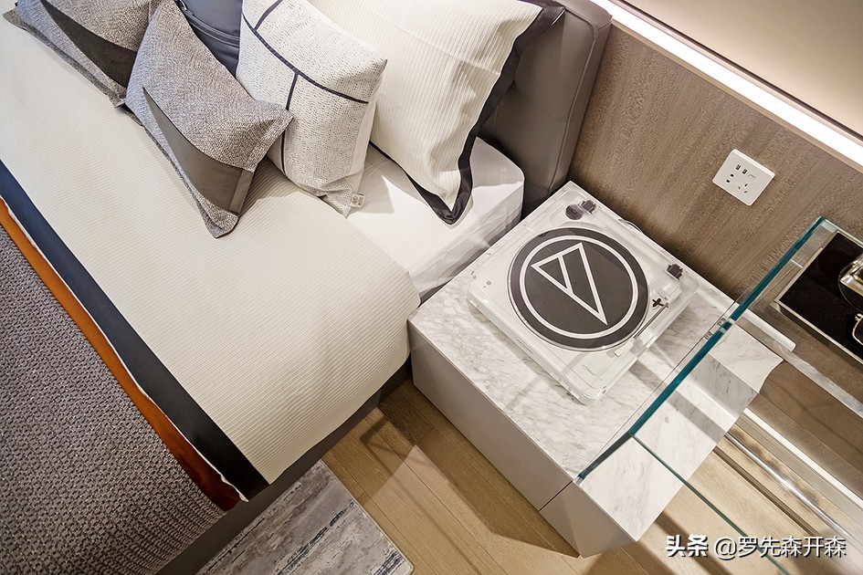 万科白鹭郡公寓复式,南沙万科白鹭郡与越秀东坡谁好