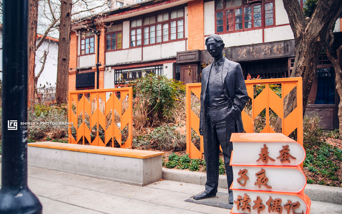 上海曾经的梅川路步行街,南京路是上海最知名的商业街