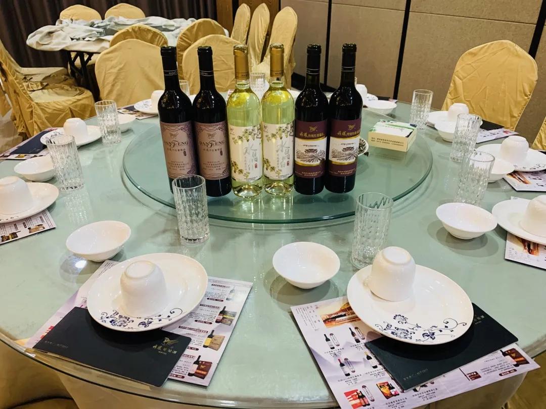 渭南丹凤葡萄酒厂新闻报道,西安客户来考察