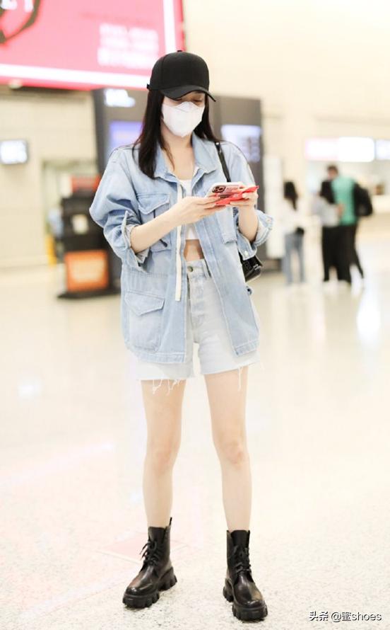 银白色高跟鞋推荐低跟,显白高级的高跟鞋你值得拥有