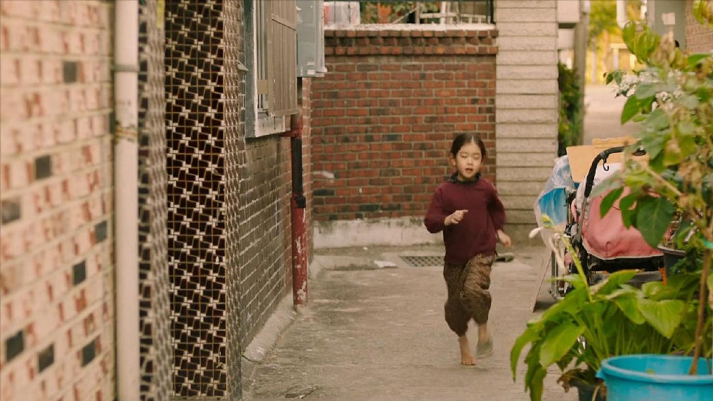 一上映就夺得韩国电影票房冠军，赶超《阿凡达》的纪录，不容错过