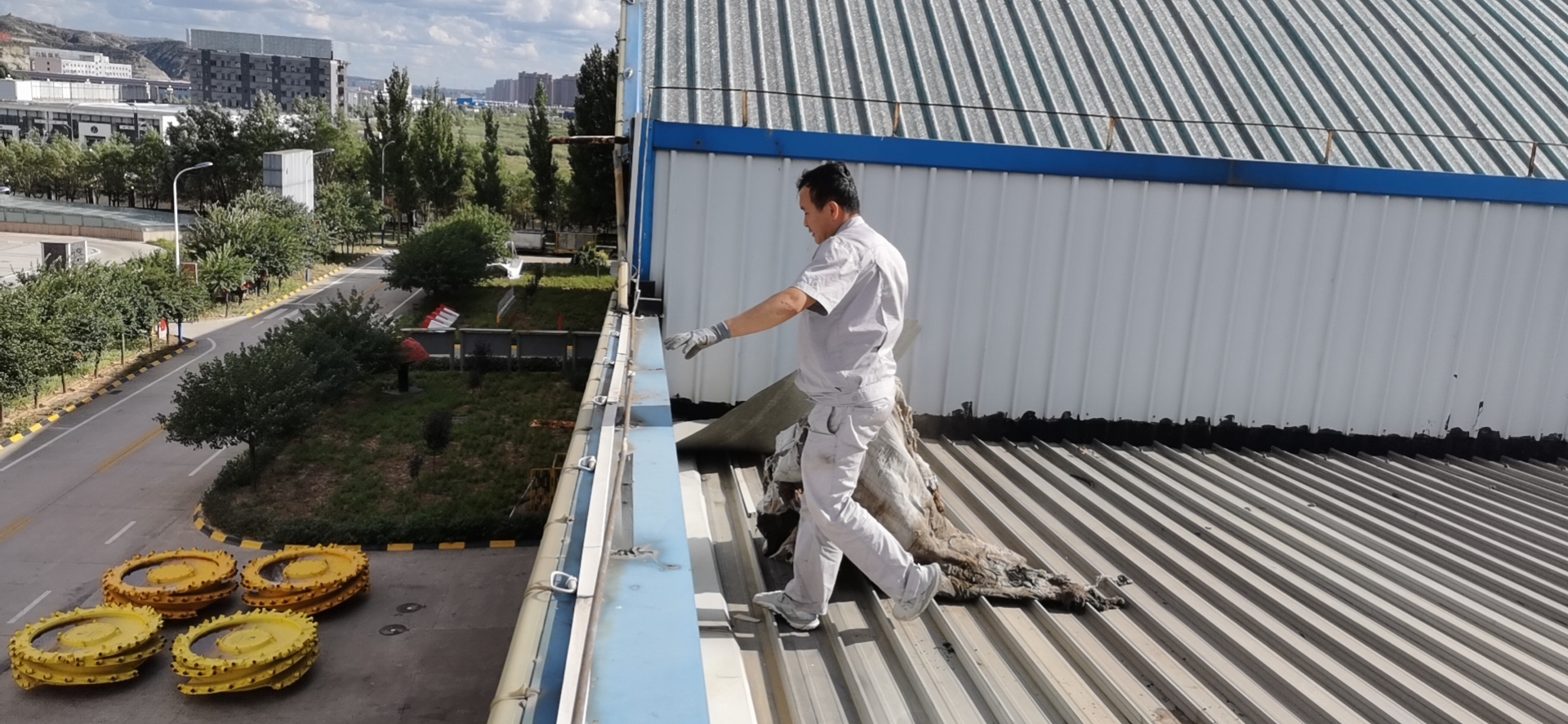 清理工厂地面灰尘,工业厂房屋顶垃圾清理