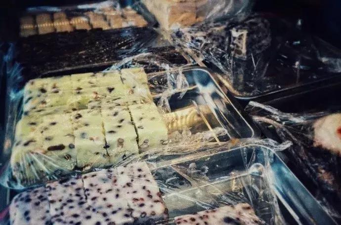 天津特色小吃被称为津门三绝 (天津风味小吃中的三绝之一)