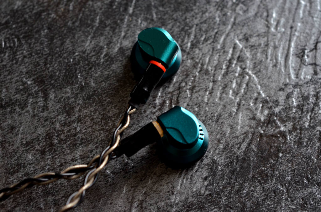 珍藏级：能让老烧忍不住剁手的平头塞，音可若瓦RW-2000