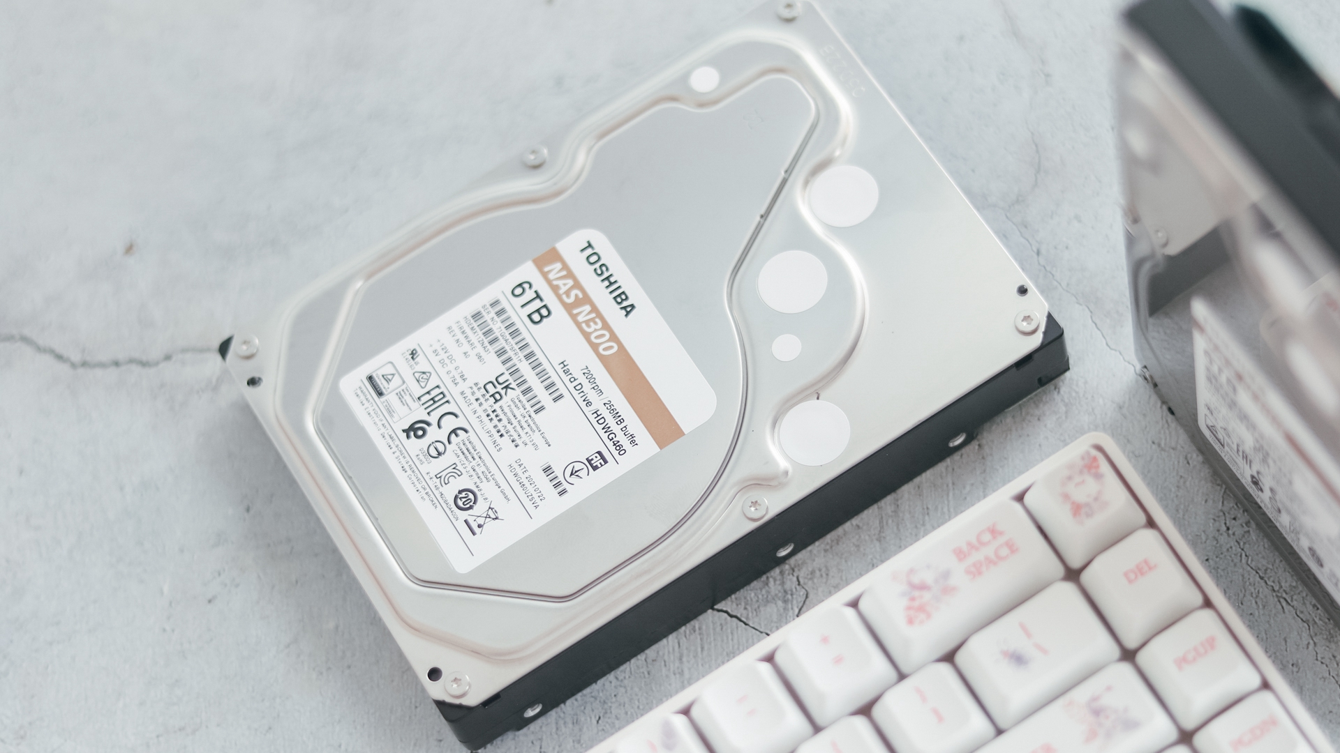 东芝硬盘n300,nas硬盘东芝n300和希捷酷狼