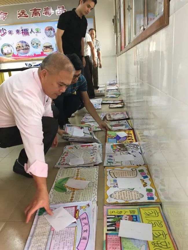 家风家训伴我成长手抄报简单有字,关于家风家训的手抄报超级简单版