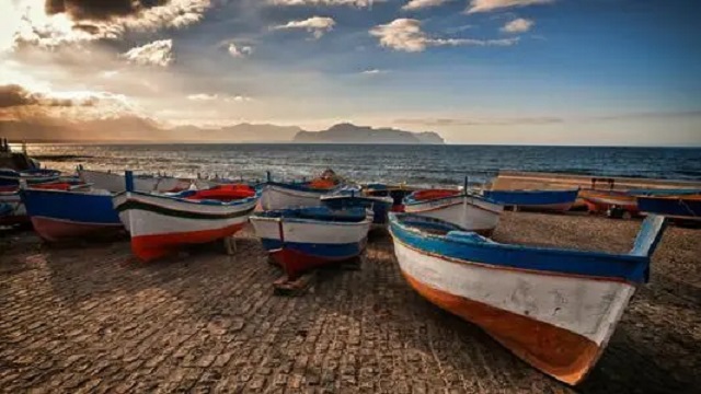 意大利商务签证需要什么材料,意大利商务签证可以自由行吗