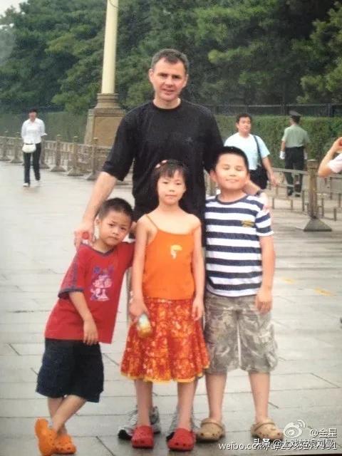 她28岁变性，父亲被嘲笑“这是你儿子还是女儿？”，一句话暖哭