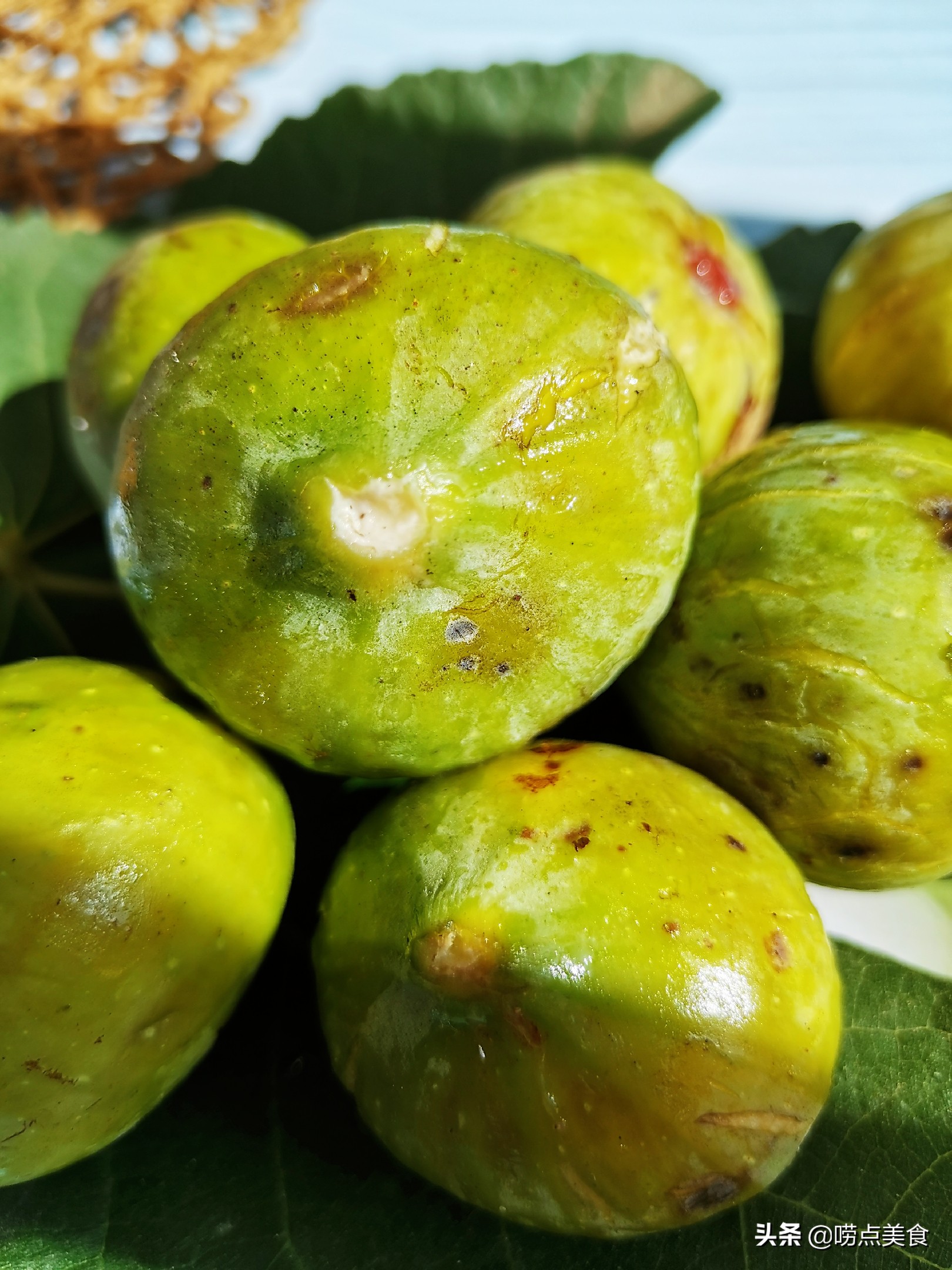 1看2捏3剥皮，妈，我终于会吃无花果了