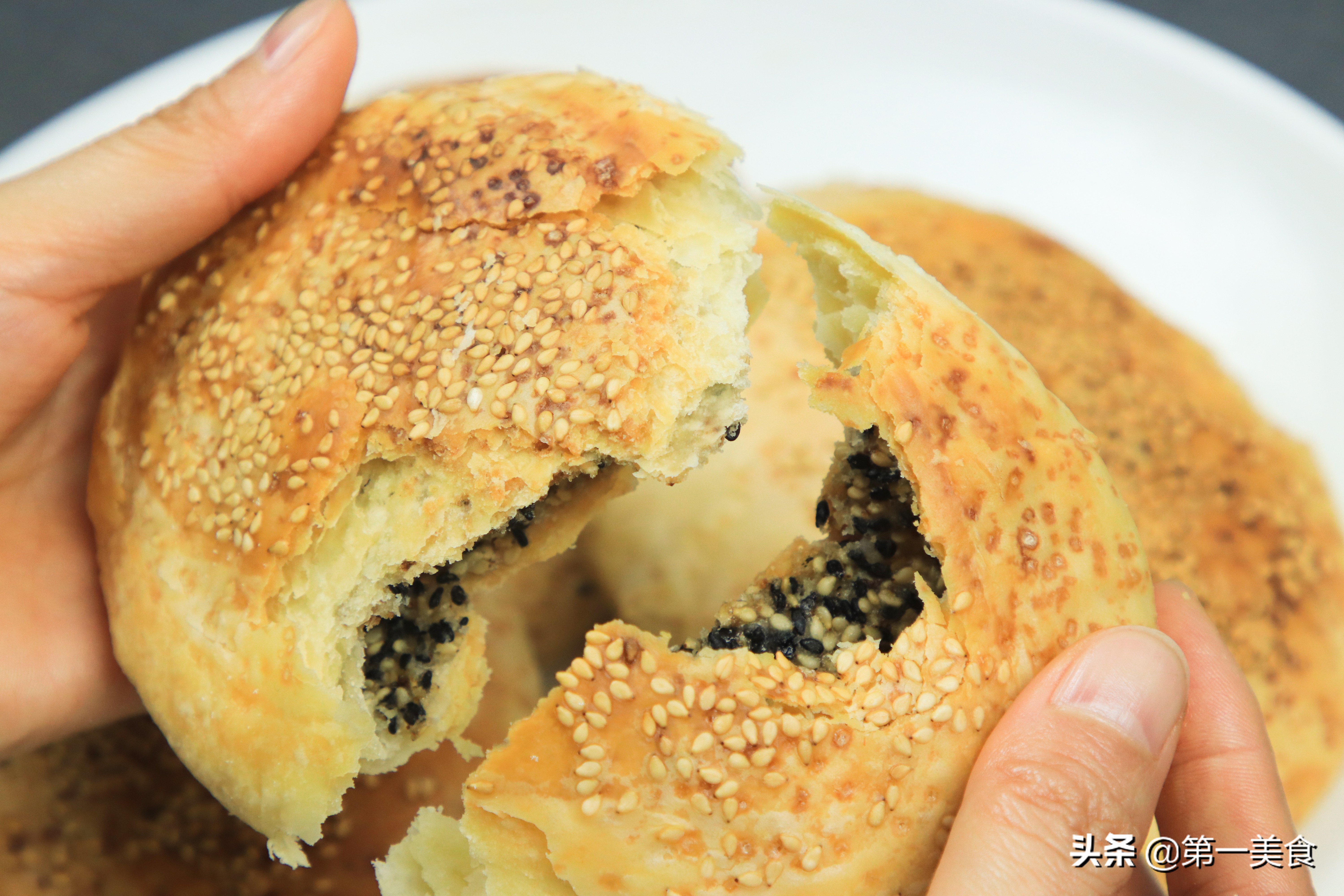 四姑想吃烧饼，小姑买来邮寄，阿飞：只要有烤箱，五步做成烧饼