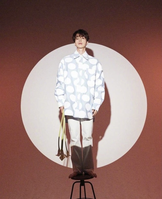 韩国男明星李栋旭个人资料,韩国男星李栋旭今年多少岁