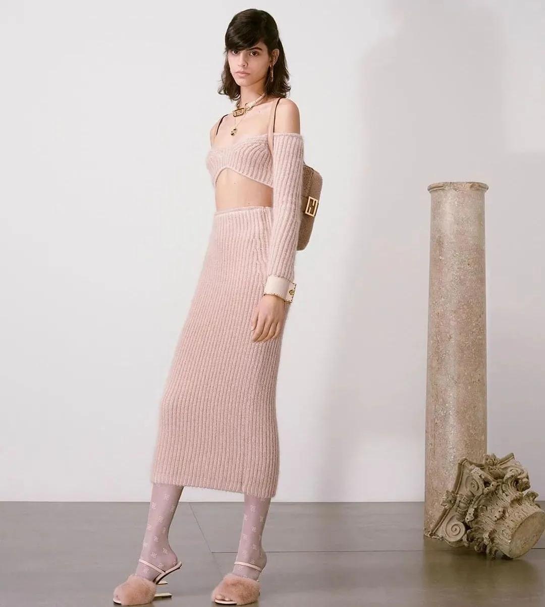 气质针织秋冬穿搭一整套,明星同款针织衫日常穿搭