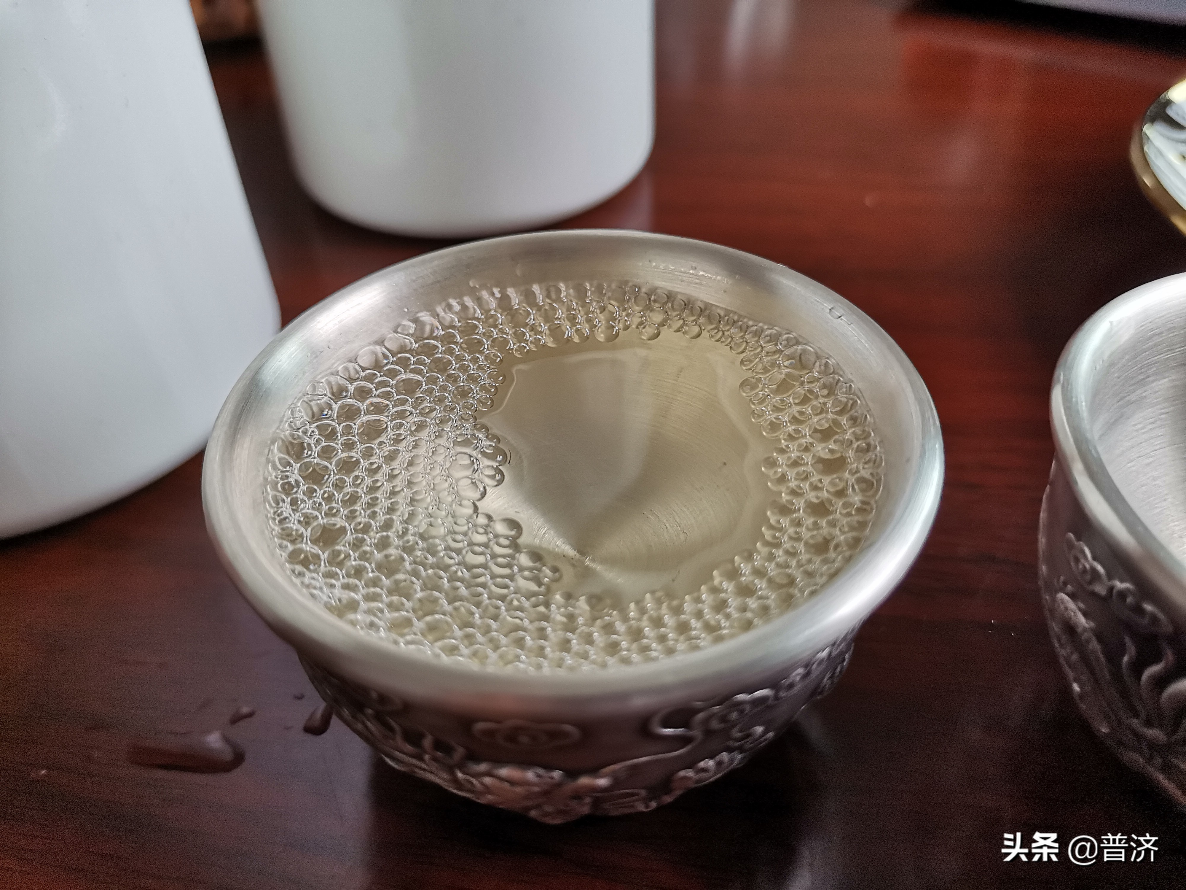 茅台镇酱香型53度酒怎么鉴别真假,茅台镇纯粮酒怎么辨别好坏