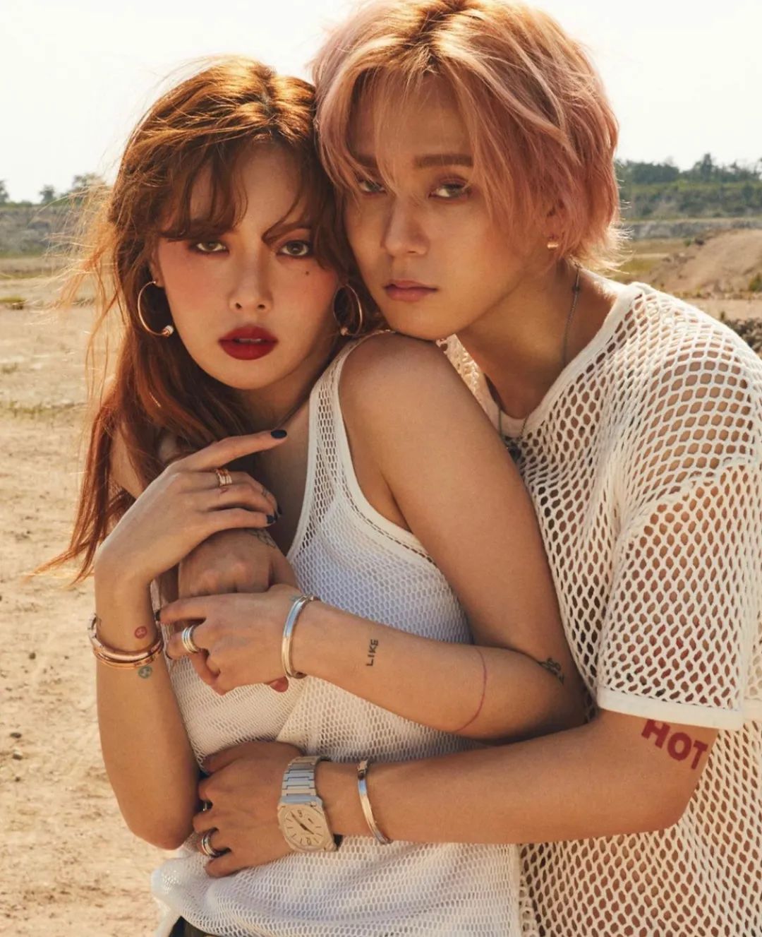 泫雅大秀身材,泫雅甜酷情侣写真