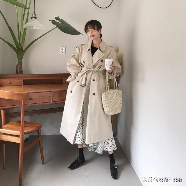 风衣包臀裙穿搭秋冬,风衣穿搭半身裙秋冬款