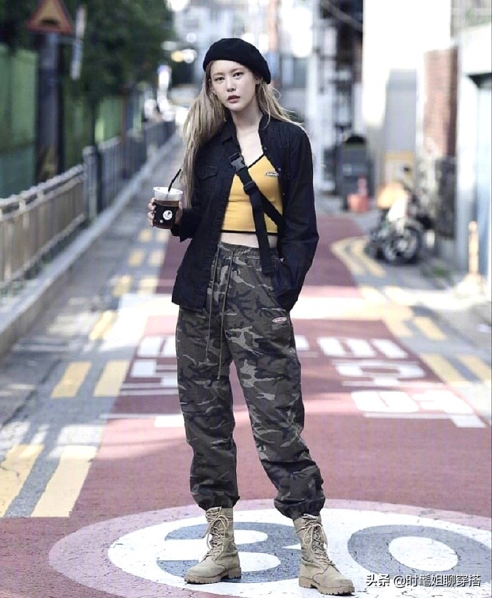 韩国特色服装街拍穿搭,韩国穿搭高级感街拍