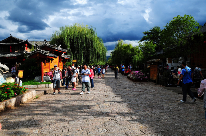 丽江风景的古诗句,七律赞丽江美景的诗