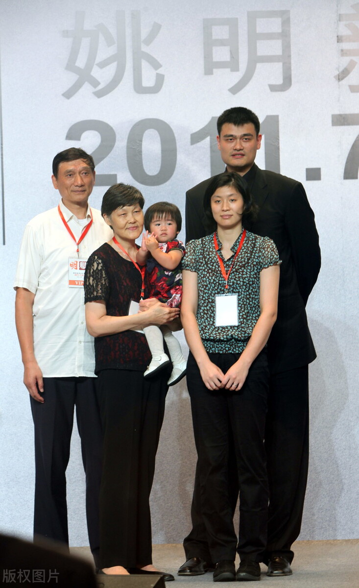 姚明和他女儿身高对比图,姚明和他女儿身高