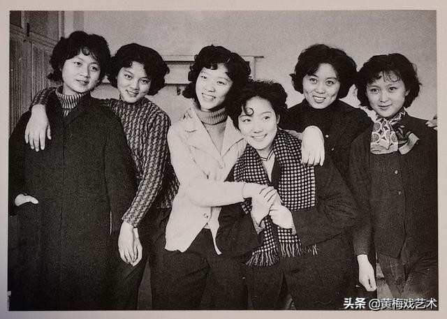 同为“五朵金花”,吴琼到底是如何评价「马兰」的?