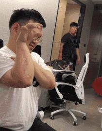 GIF搞笑动态图，各种人物搞笑图片大全